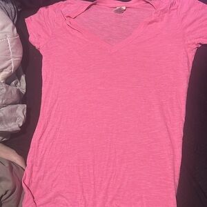 PINK Victoria's Secret t shirt Pink victoria secret t shirt PINK Victoria's Secr